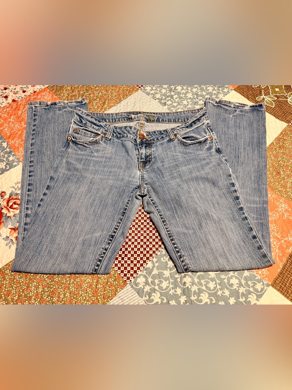 American Eagle Favorite Flare Jeans Women’s 10 Regular Low Rise Medium Wash Y2K